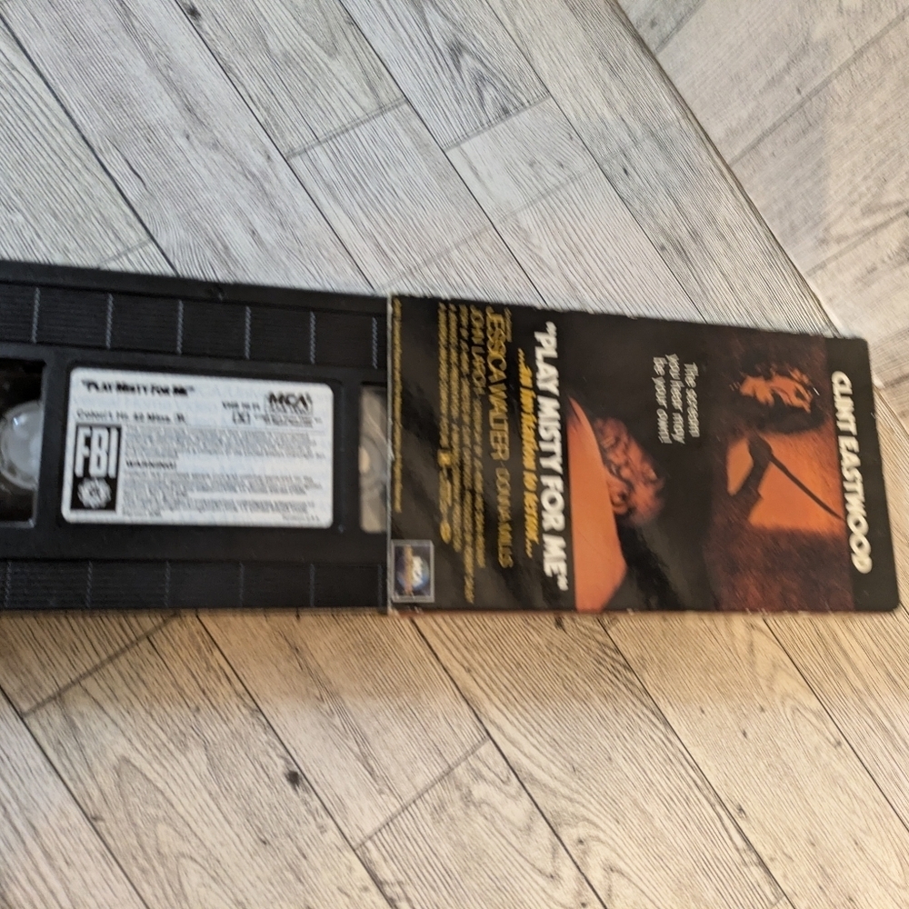 Clint Eastwood Movie VHS Tape - Picture 4 of 4